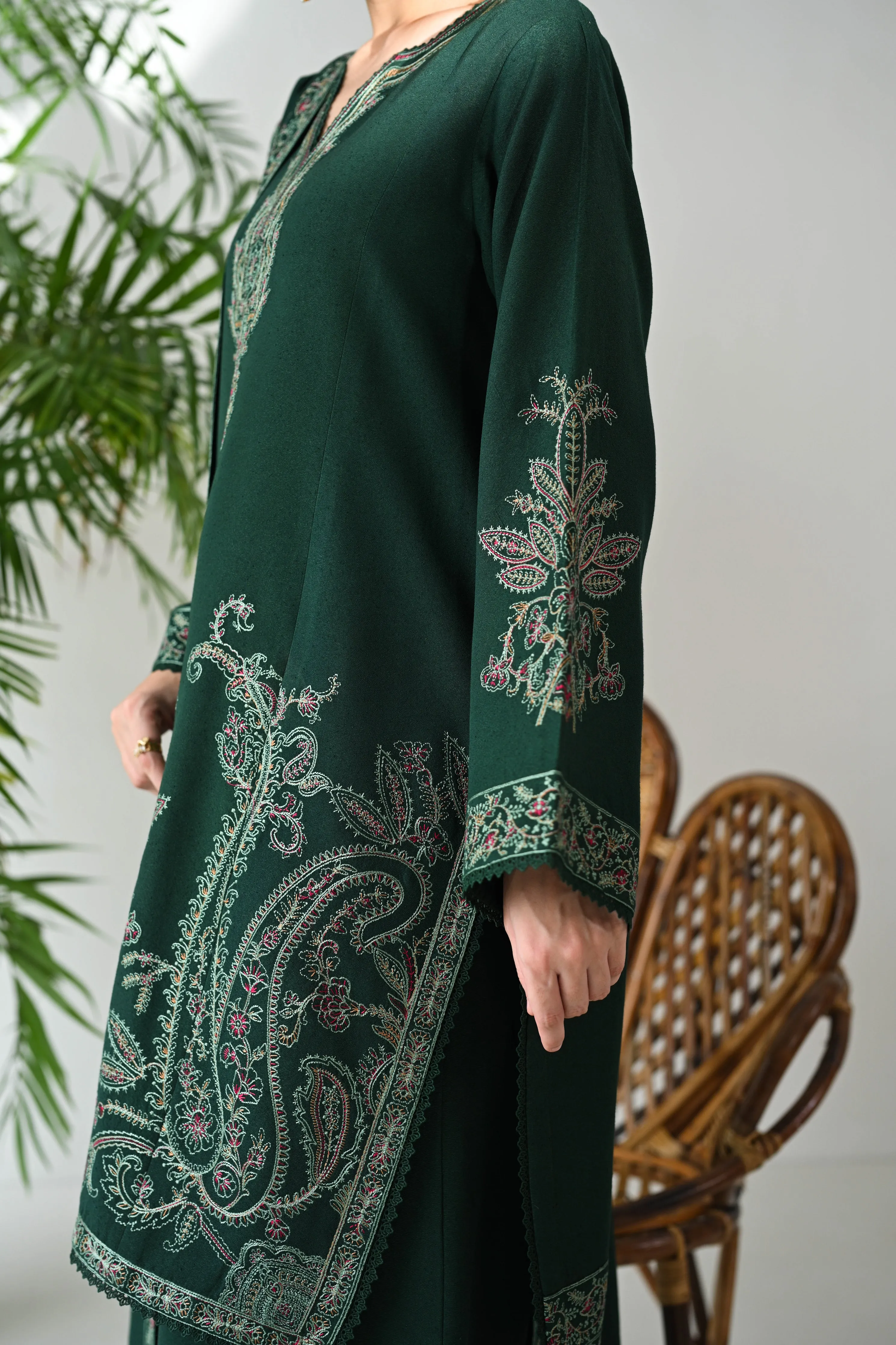 DEEP EMERALD LUXURY EMBROIDERED KARANDI SET (NEL-24637)