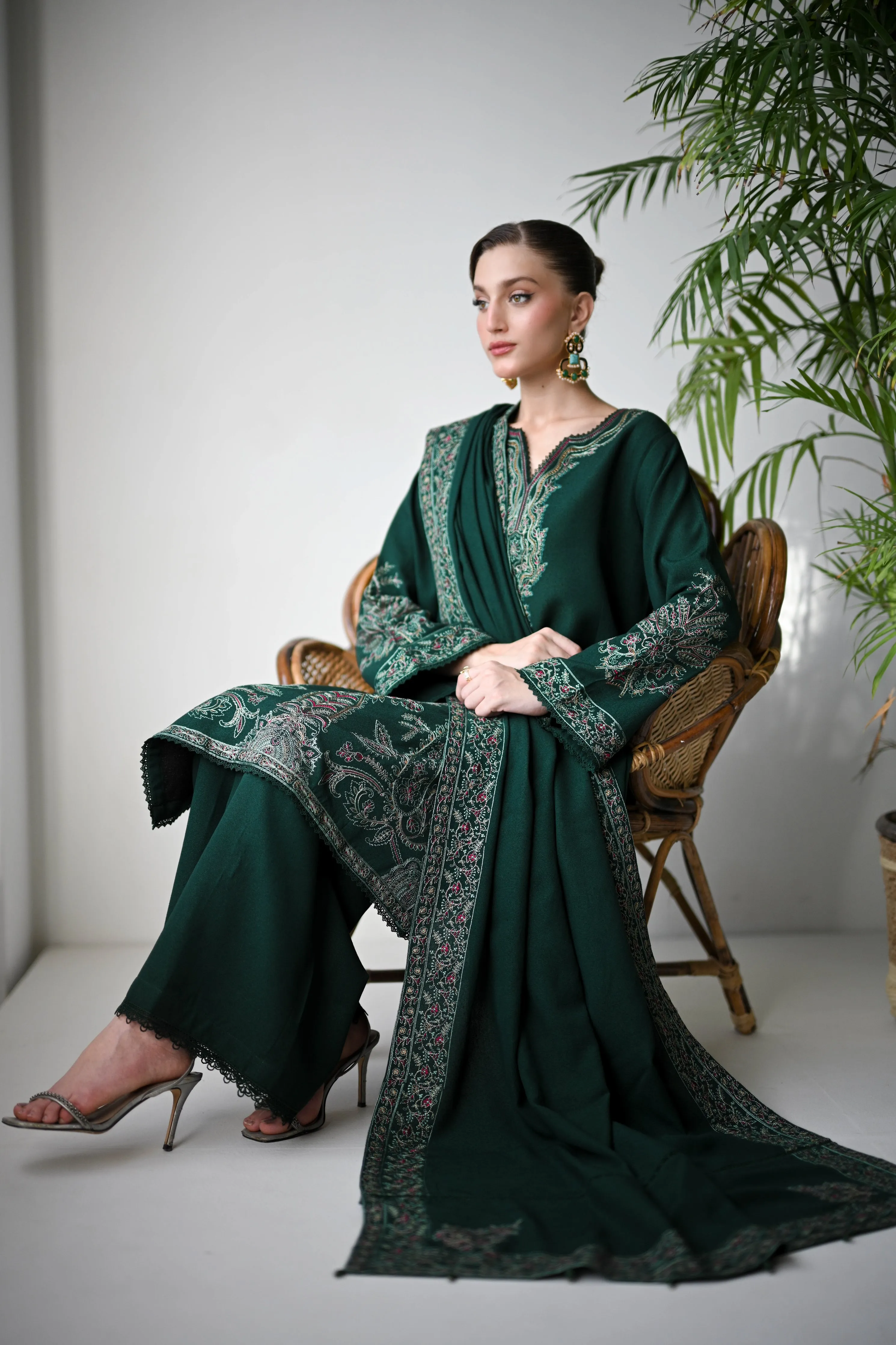 DEEP EMERALD LUXURY EMBROIDERED KARANDI SET (NEL-24637)
