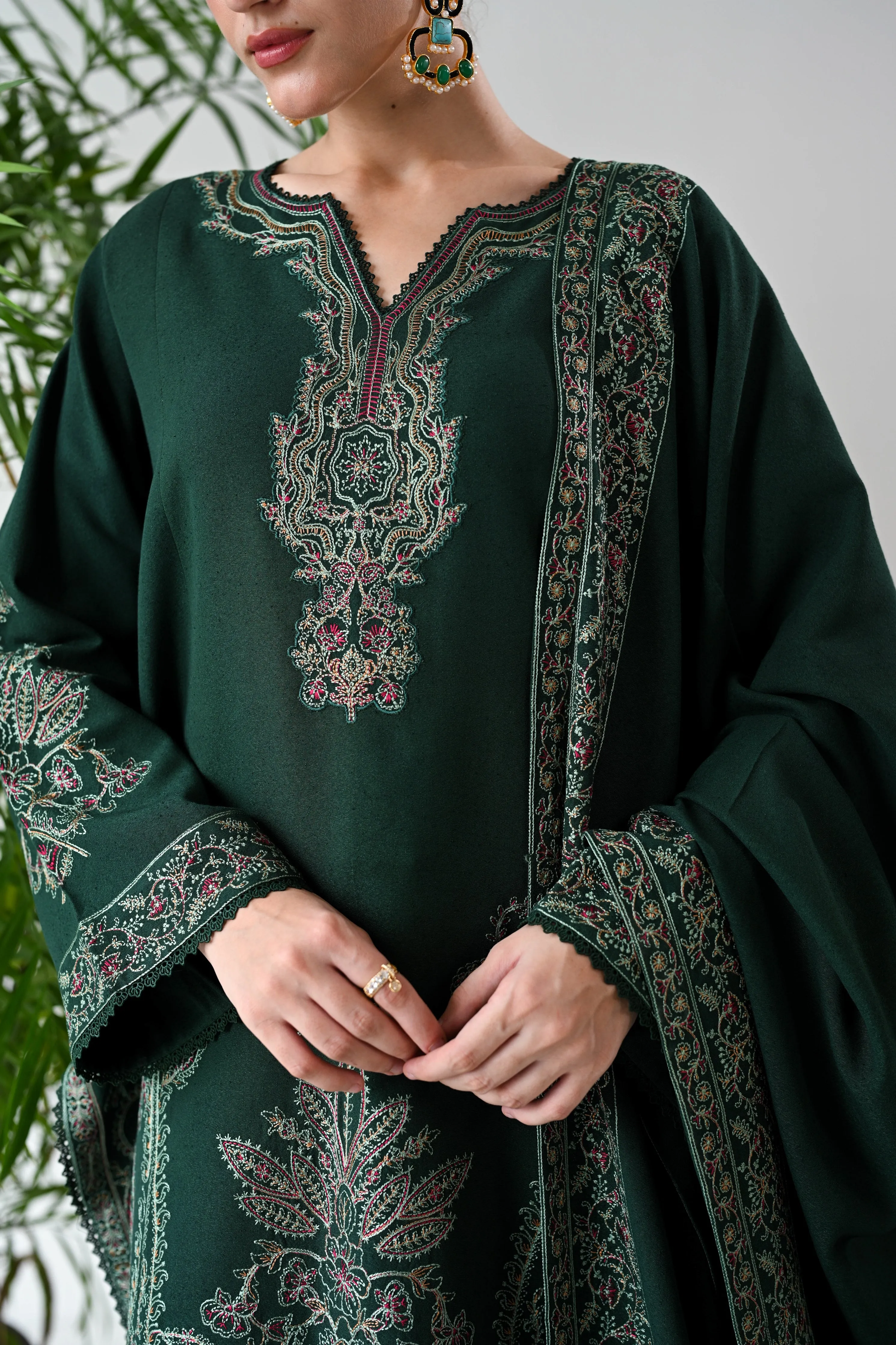 DEEP EMERALD LUXURY EMBROIDERED KARANDI SET (NEL-24637)