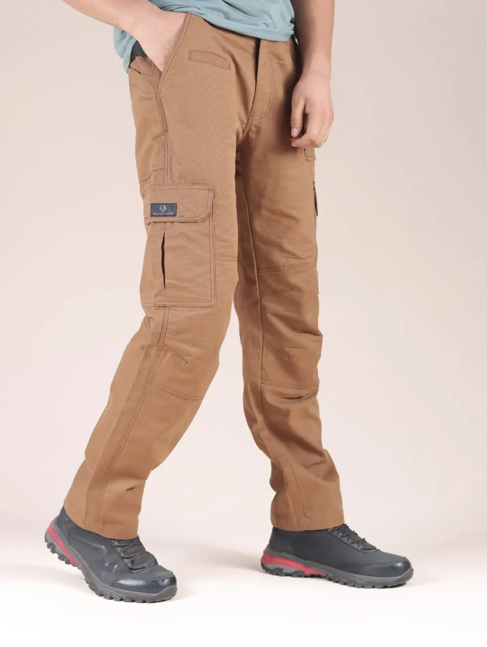 Durable and stylish cotton with multiple pockets Cargo (brown). BY WALKOUTWEAR