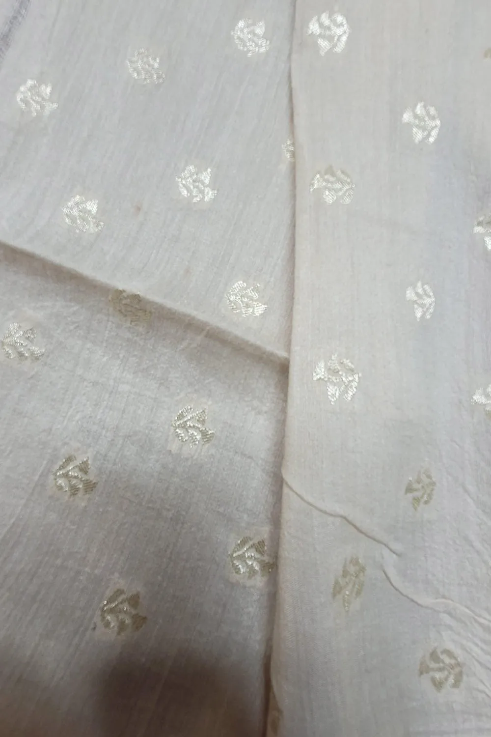 Dyeable Banarasi Handloom Pure Moonga Silk Booti Design Fabric ( 2.5 Mtr )