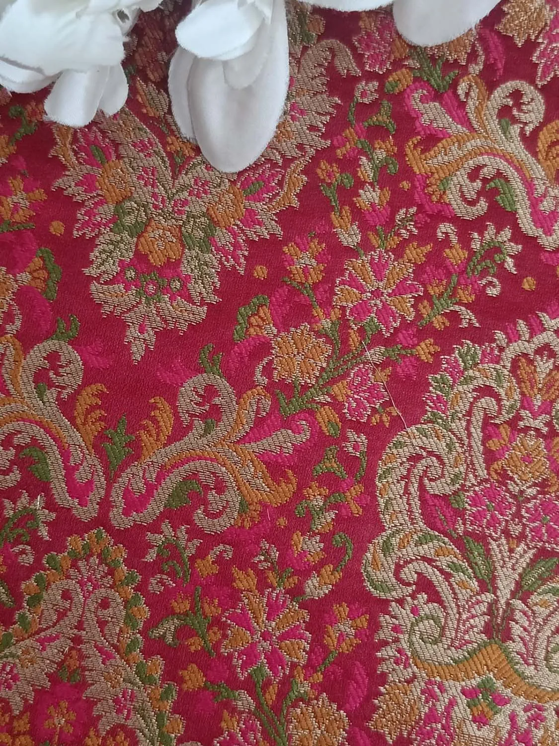 Exquisite Pink Banarasi Silk Fabric - Handloom Kimkhwab ( 2.5 Mtr )