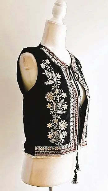 Short Tradition Hand Embroidered Vest (Black)